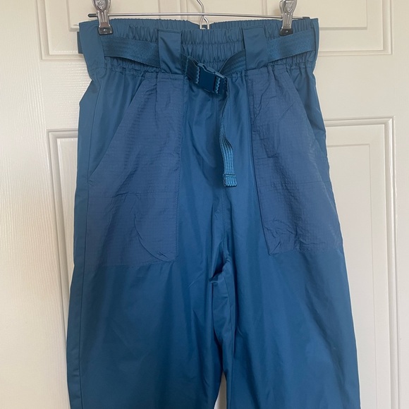 Nike teal nylon joggers with belt small - Picture 3 of 8